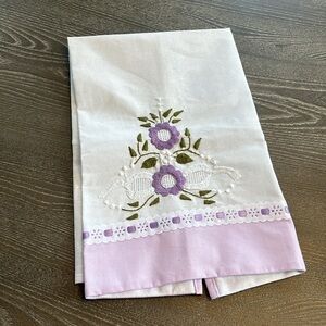 NWT Embroidered Flowers‎ Kitchen Linen